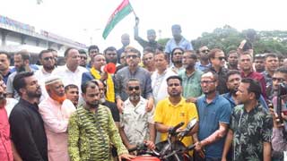 বিমানবন্দরে স্বেচ্ছাসেবক দলের আন্তর্জাতিক বিষয়ক সম্পাদক শাহীন সংবর্ধিত