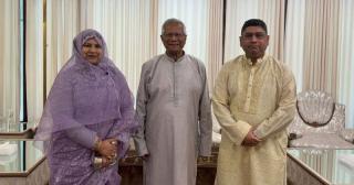 প্রধান উপদেষ্টার সঙ্গে সস্ত্রীক সাক্ষাৎ করেছেন সেনাপ্রধান
