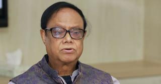 নির্বাচনের আগেই পাঁচ ব্যাংক এক হবে: গভর্নর
