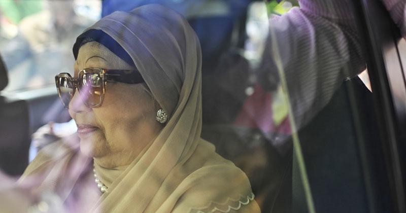 Khaleda Zia along with two daughters-in-law reaches Firoza