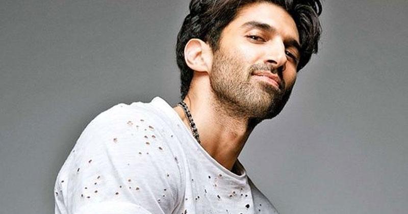 নারী ভক্তকে পুলিশে ধরিয়ে দিলেন আদিত্য