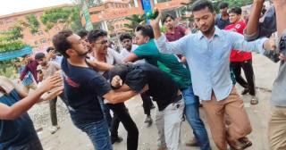 নারায়ণগঞ্জ ও বরিশালে শিবির-ছাত্রদল সংঘর্ষ, আহত অন্তত ১৮