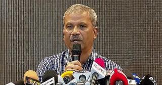 সংসদ সদস্যদের শপথ মঙ্গলবার সকালে, বিকালে মন্ত্রীসভার: আইন উপদেষ্টা