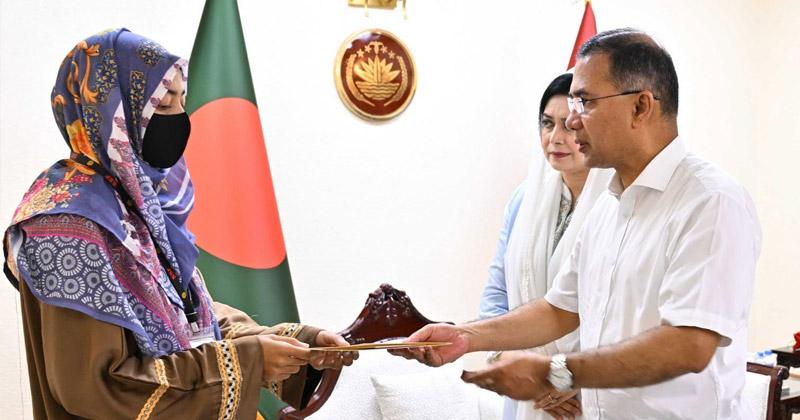 প্রধানমন্ত্রীর সঙ্গে শহিদ সেনাসদস্যদের পরিবারের সাক্ষাৎ, আর্থিক সহায়তা